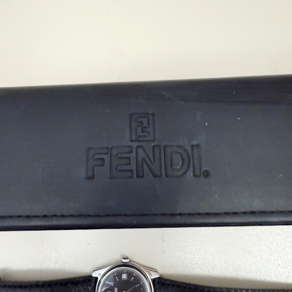 ✨ Vintage Fendi 210L Stainless Steel Watch – Excellent Condition! ✨ - Picture 2 of 11
